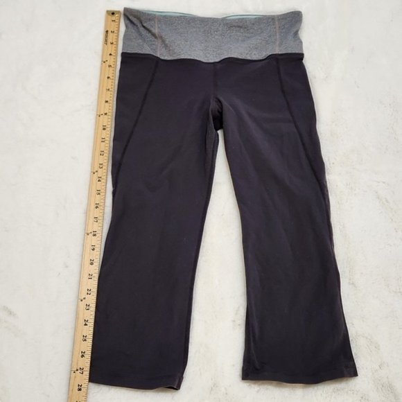 Lululemon Women's Gather And Crow Crop size 6 - Picture 14 of 15
